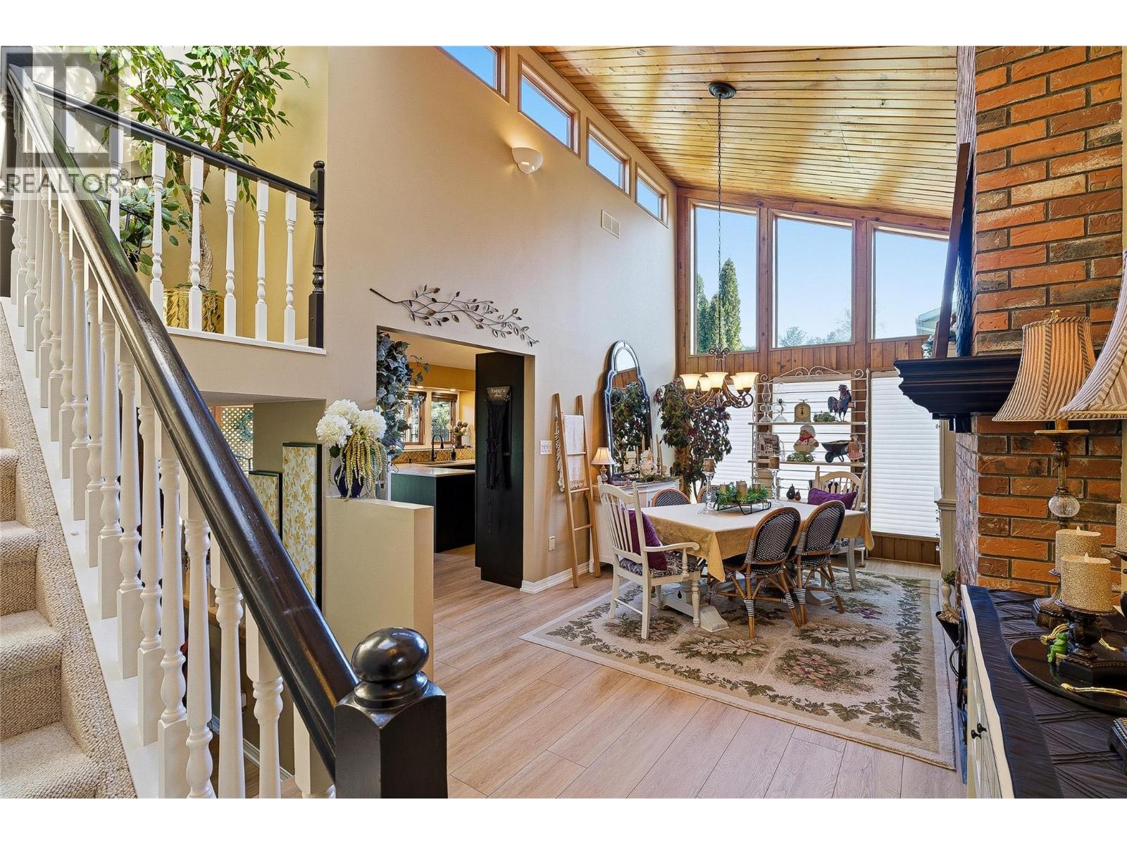 2463 Irvine Avenue, Merritt, British Columbia  V1K 4H4 - Photo 8 - 10384982