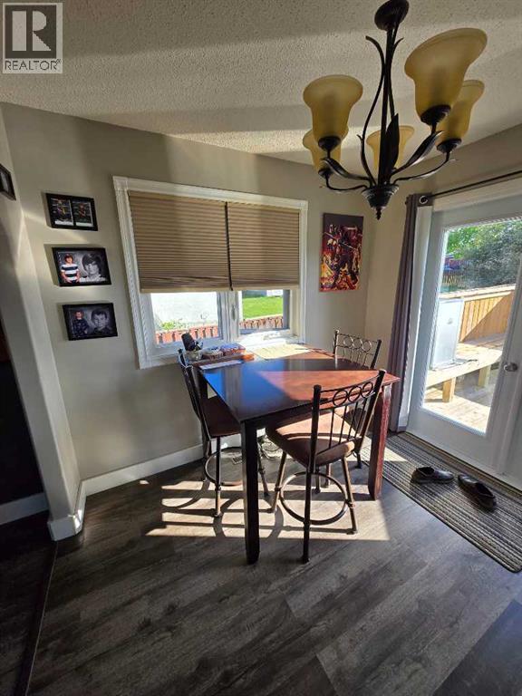525 6 Avenue, Fox Creek, Alberta  T0H 1P0 - Photo 12 - A2248948