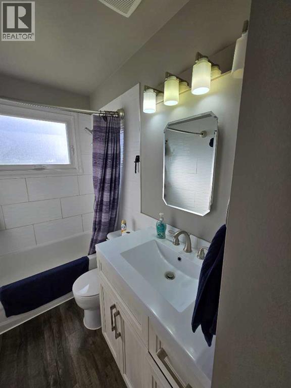 525 6 Avenue, Fox Creek, Alberta  T0H 1P0 - Photo 17 - A2248948