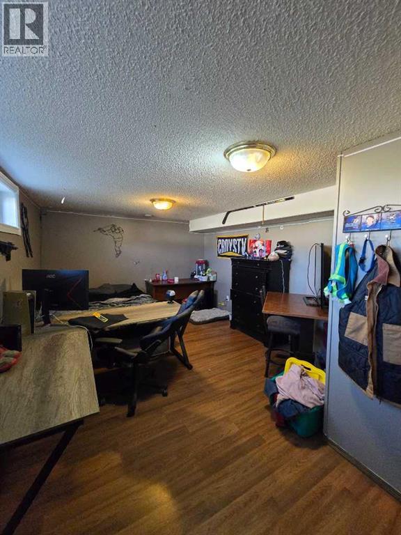525 6 Avenue, Fox Creek, Alberta  T0H 1P0 - Photo 29 - A2248948