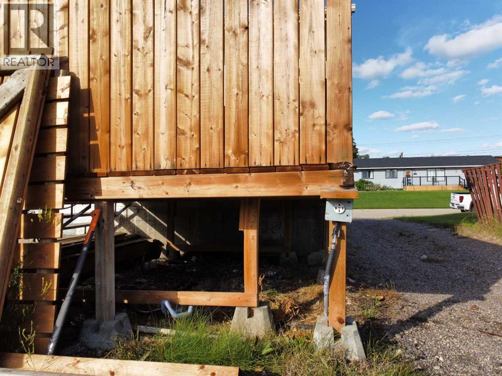 525 6 Avenue, Fox Creek, Alberta  T0H 1P0 - Photo 41 - A2248948