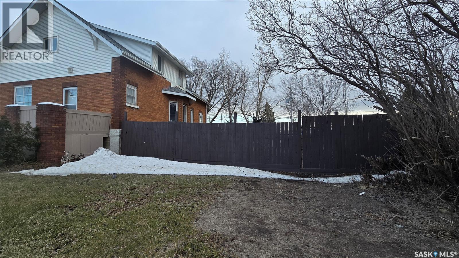 112 1st Avenue, Vibank, Saskatchewan  S0G 4Y0 - Photo 2 - SK033298