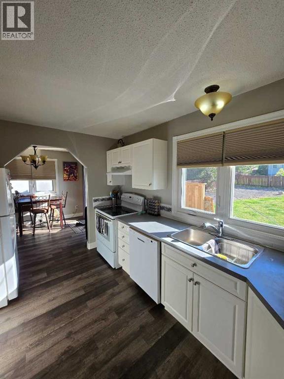 525 6 Avenue, Fox Creek, Alberta  T0H 1P0 - Photo 14 - A2248948