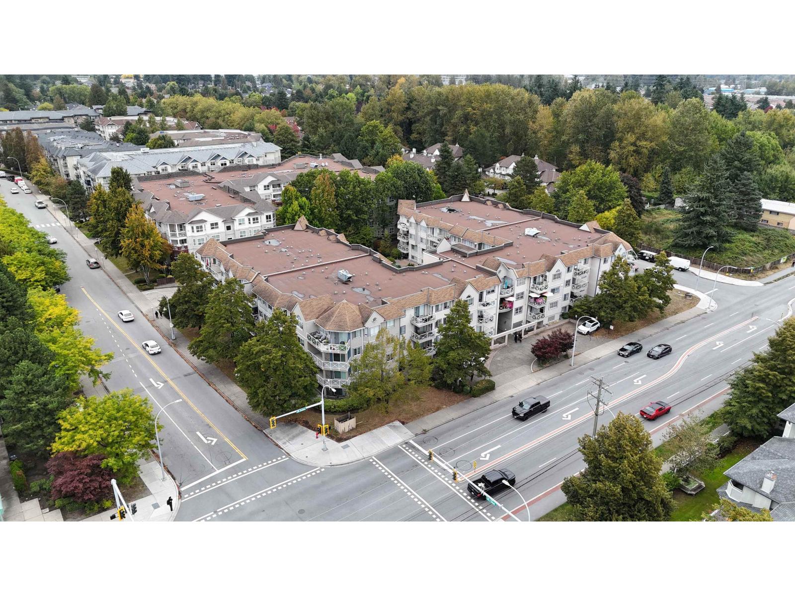 121 12101 80 Avenue, Surrey, British Columbia  V3W 5V6 - Photo 3 - R3115877