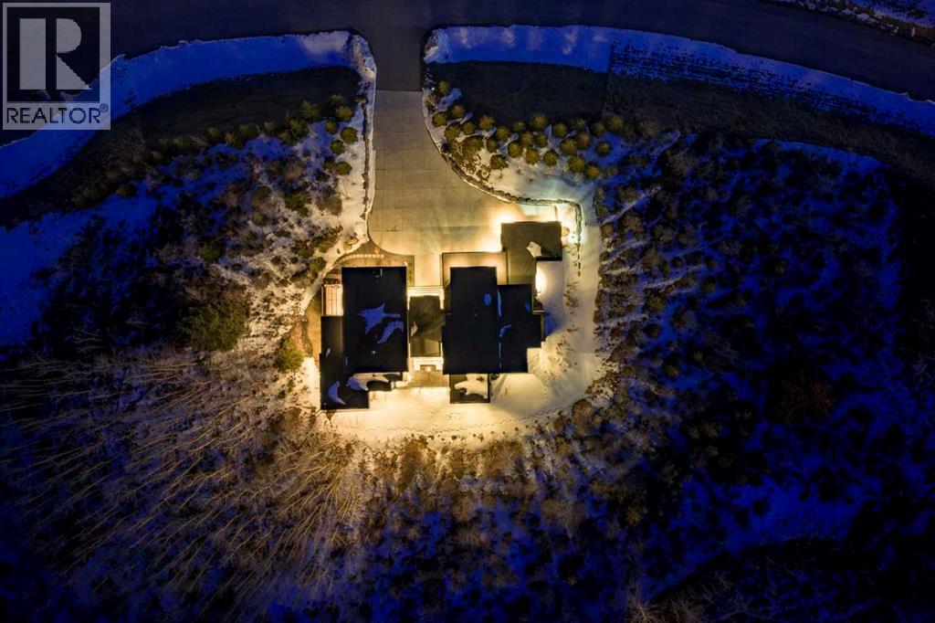 105 Silverhorn Ridge, Rural Rocky View County, Alberta  T3R 0X3 - Photo 10 - A2305428
