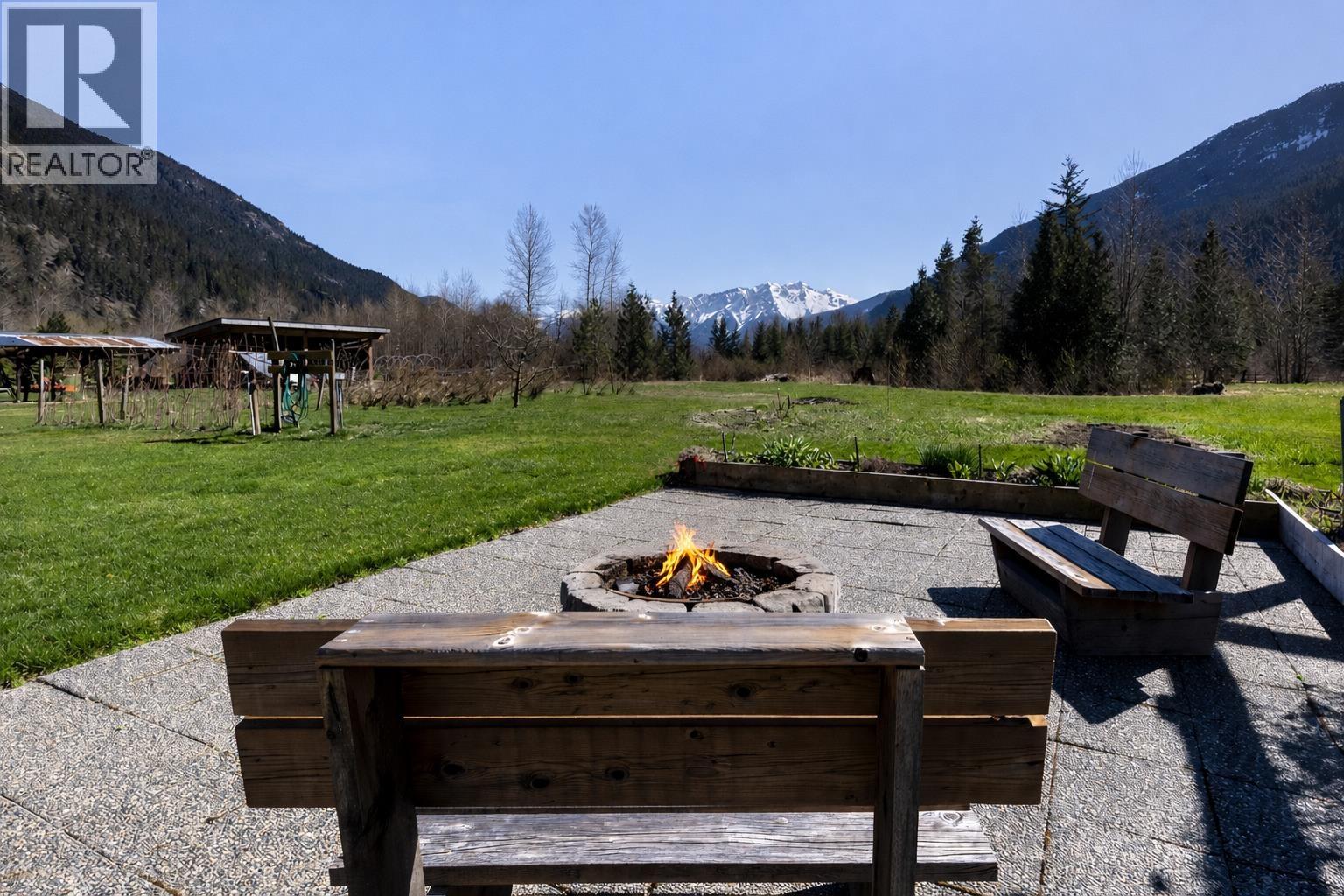 780 Green Road, Pemberton, British Columbia  V0N 2L2 - Photo 12 - R3112514