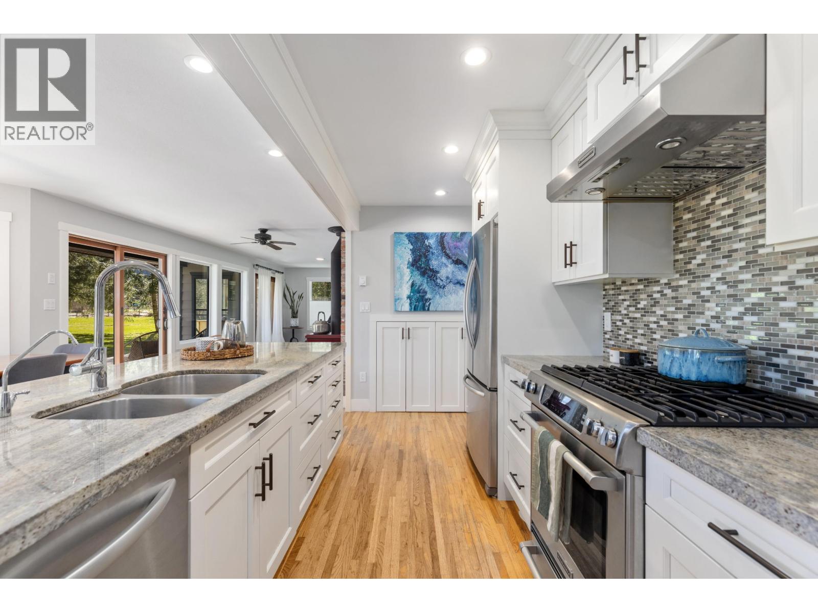 780 Green Road, Pemberton, British Columbia  V0N 2L2 - Photo 6 - R3112514