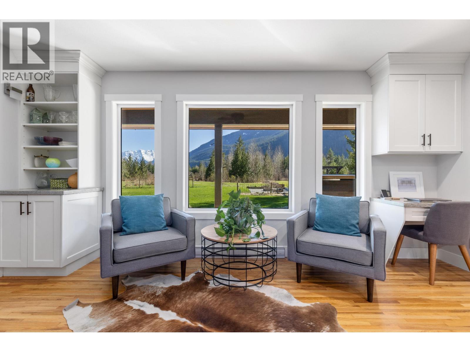 780 Green Road, Pemberton, British Columbia  V0N 2L2 - Photo 7 - R3112514