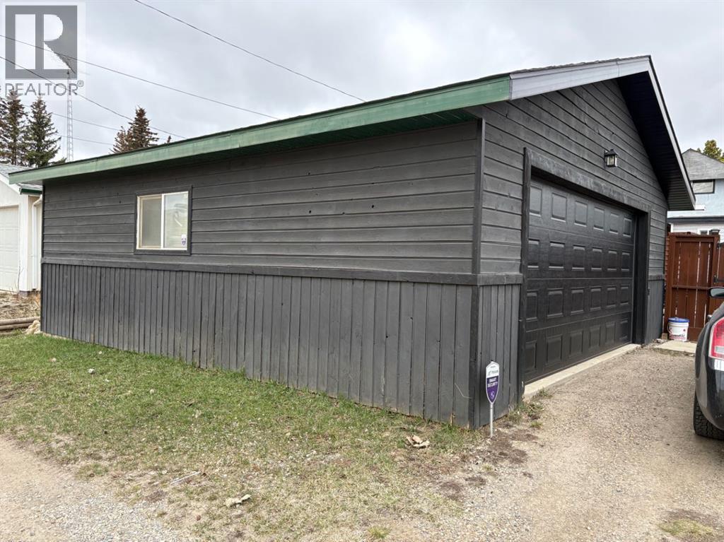 4523 48 Avenue, Rocky Mountain House, Alberta  T4T 1C4 - Photo 2 - A2304659