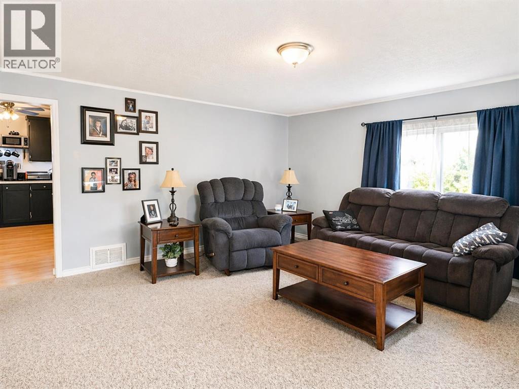 4523 48 Avenue, Rocky Mountain House, Alberta  T4T 1C4 - Photo 4 - A2304659