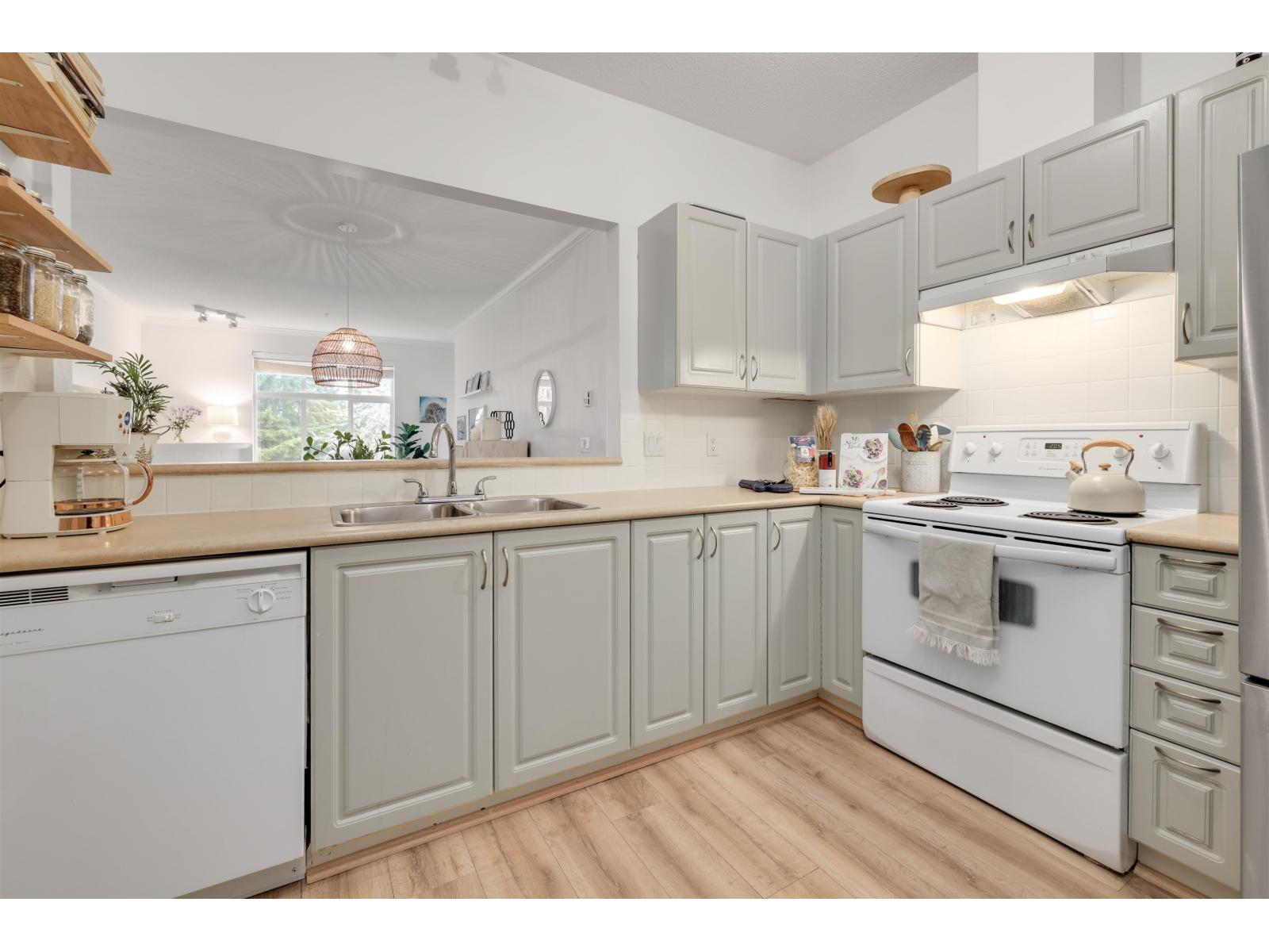 206 15323 17a Avenue, Surrey, British Columbia  V4A 1V4 - Photo 11 - R3111620