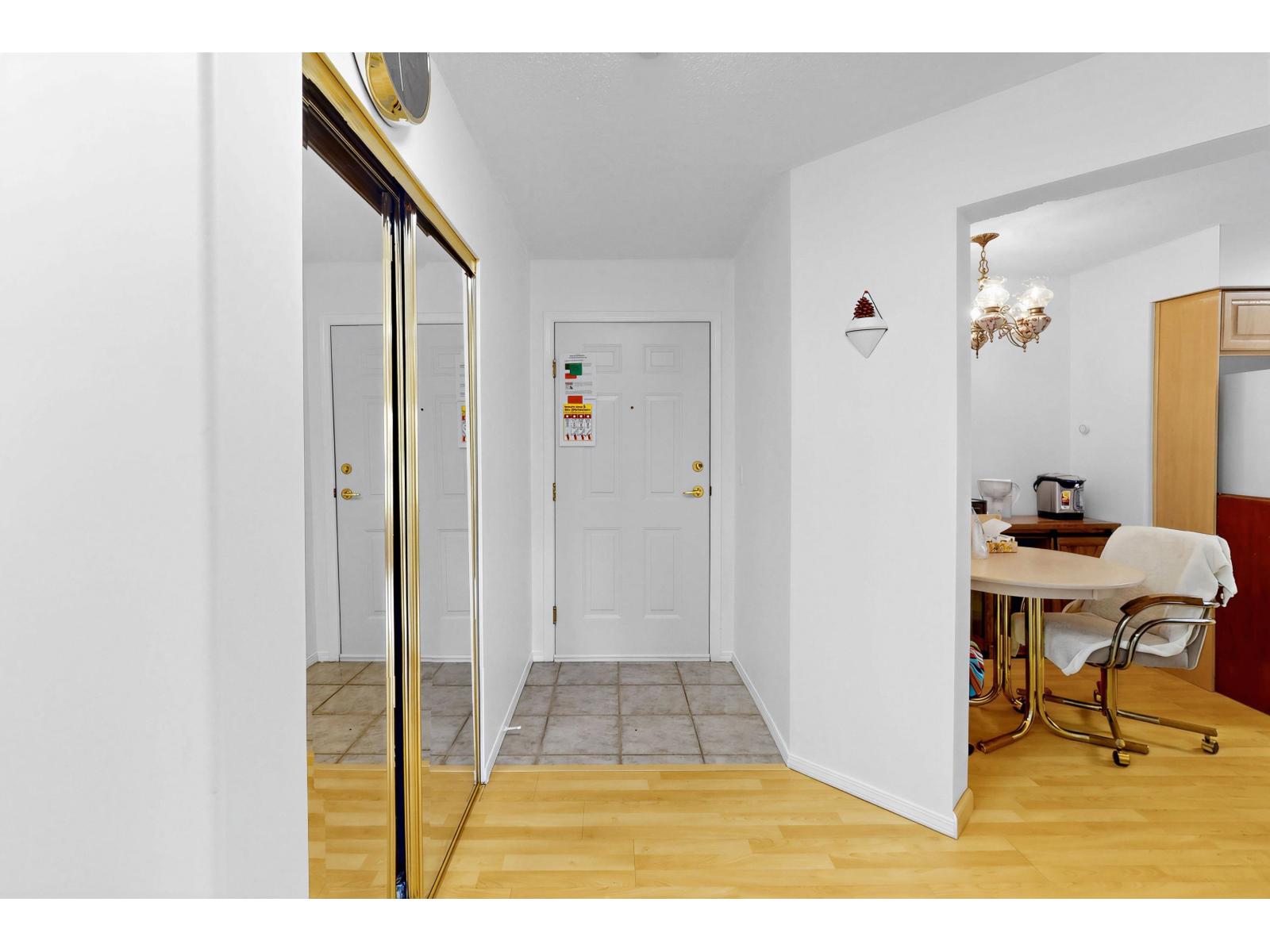 232 13880 70 Avenue, Surrey, British Columbia  V3W 0T3 - Photo 3 - R3114316