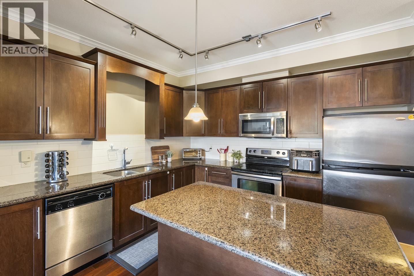 320 2628 Maple Street, Port Coquitlam, British Columbia  V3C 0E2 - Photo 10 - R3116223