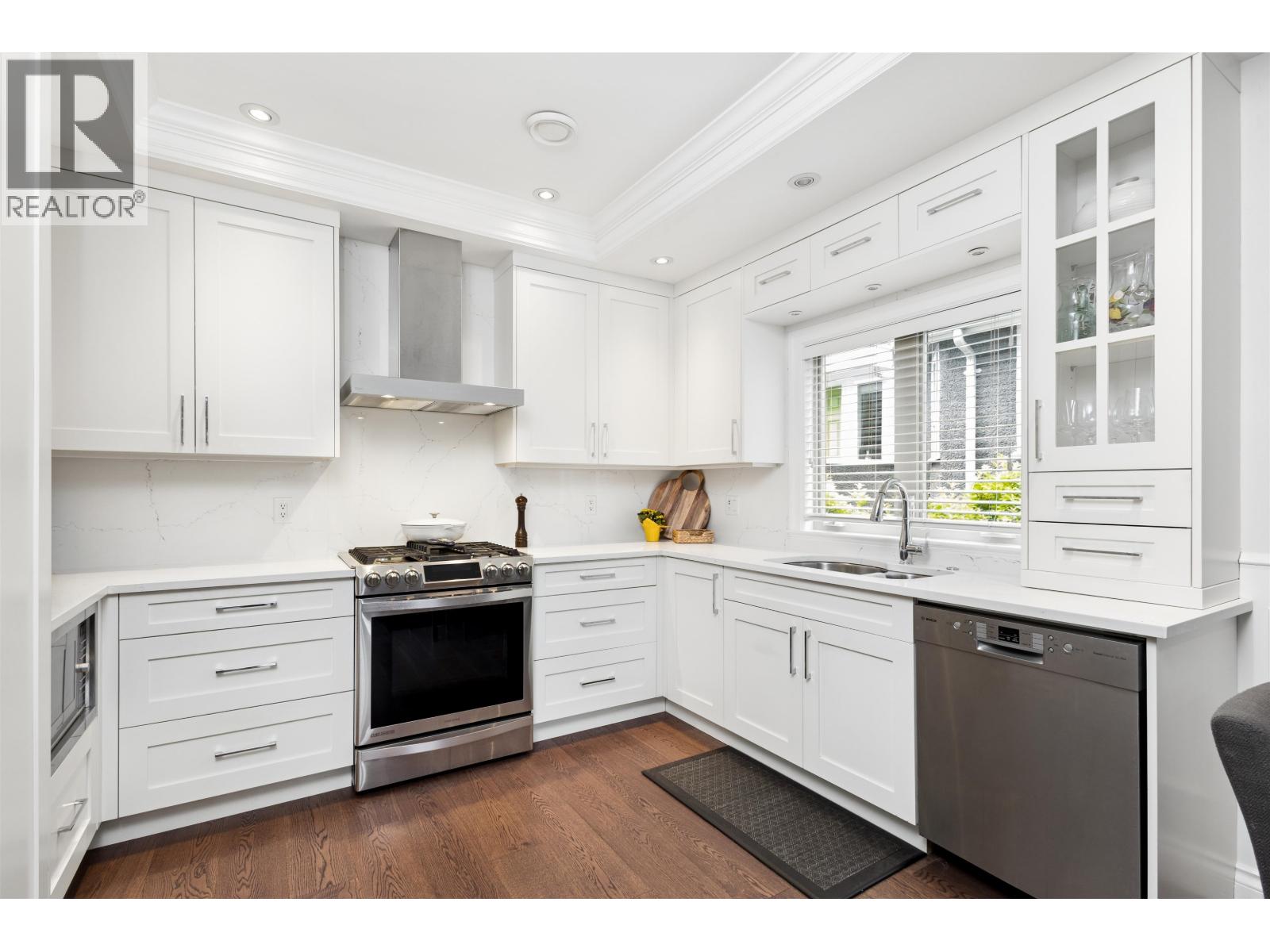 2 158 W 13th Avenue, Vancouver, British Columbia  V5Y 1V7 - Photo 6 - R3116403