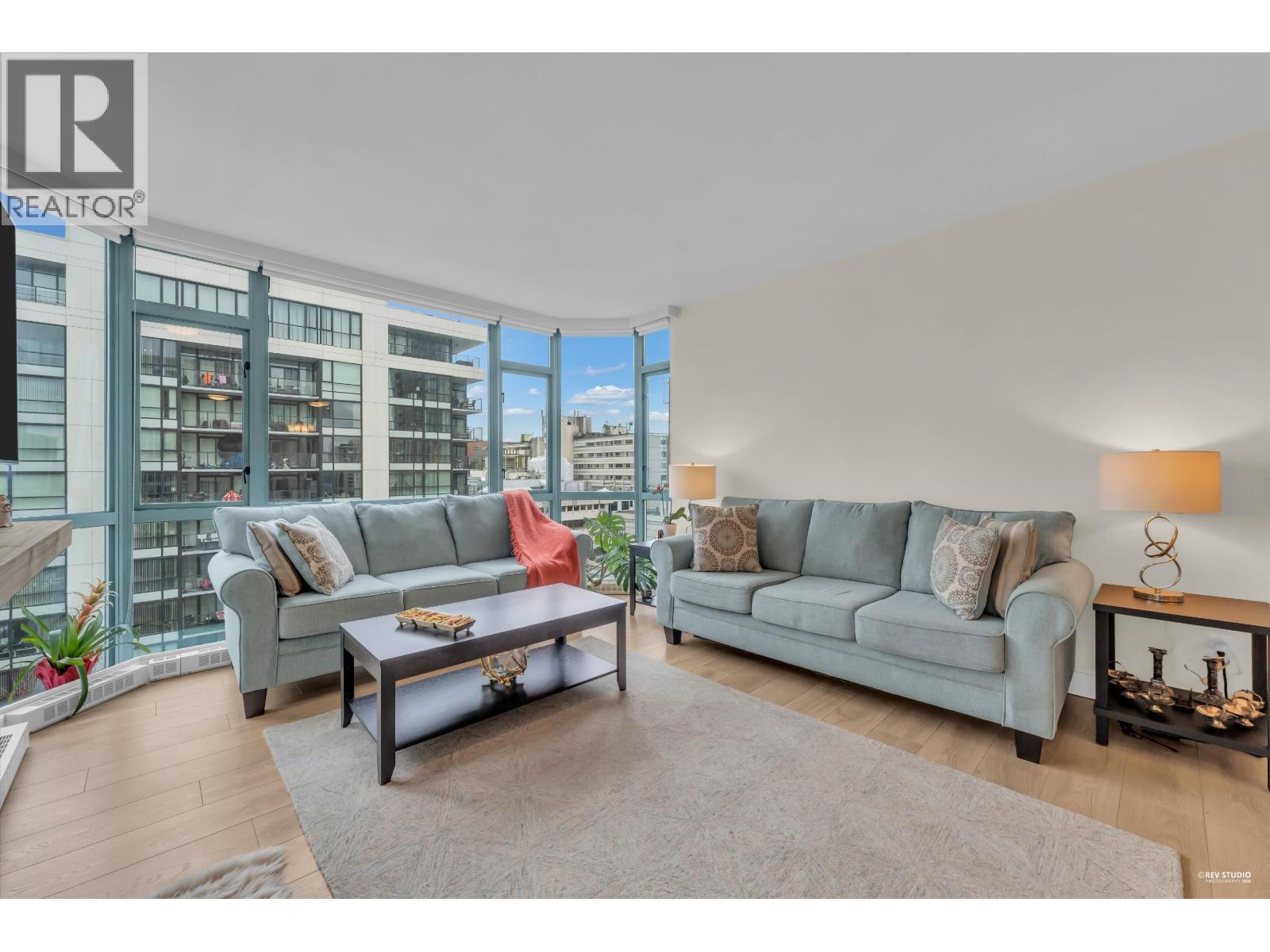 801 140 E 14 Street, North Vancouver, British Columbia  V7L 2N3 - Photo 2 - R3116416