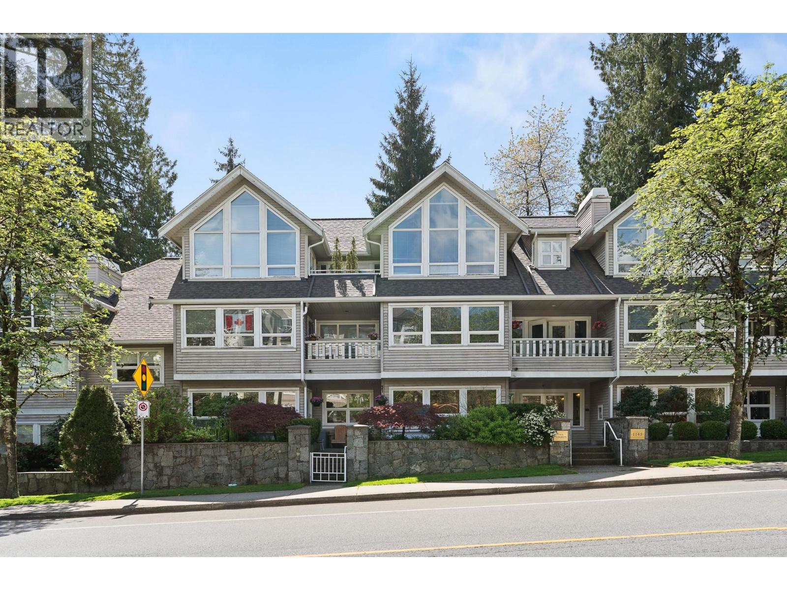 103 1145 E 29th Street, North Vancouver, British Columbia  V7K 1C3 - Photo 2 - R3116436