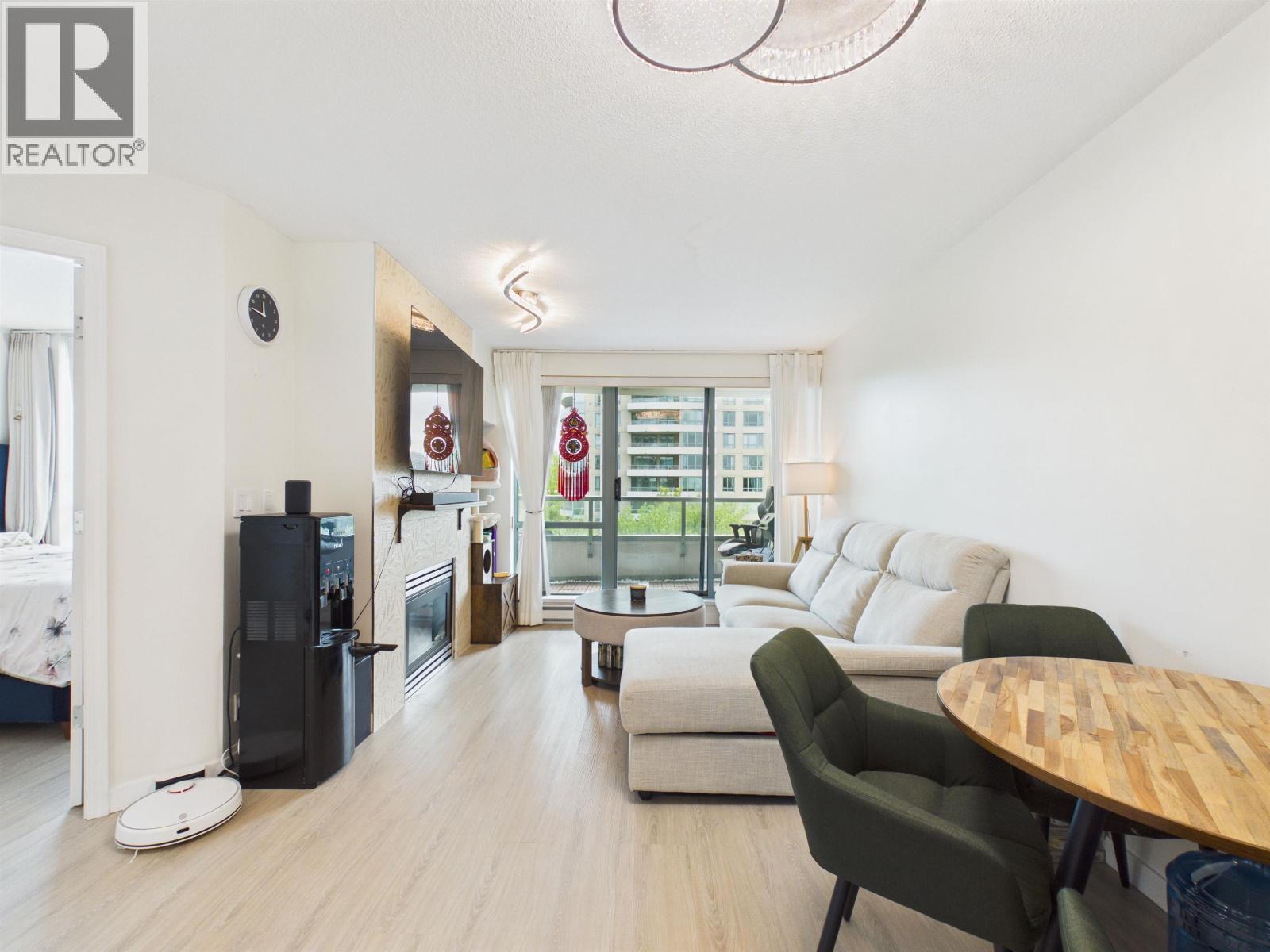 501 6611 Southoaks Crescent, Burnaby, British Columbia  V5E 4L5 - Photo 2 - R3116437