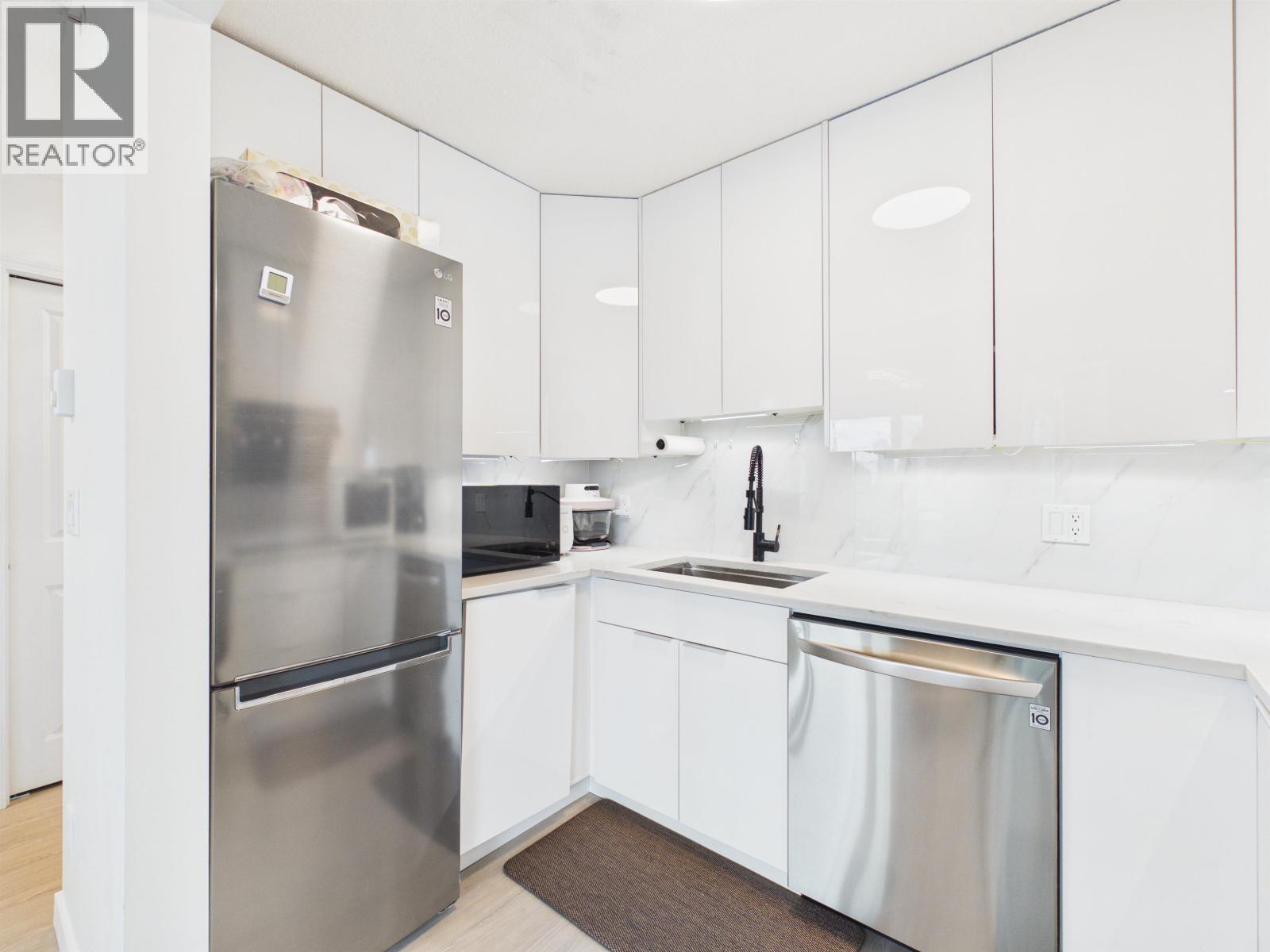 501 6611 Southoaks Crescent, Burnaby, British Columbia  V5E 4L5 - Photo 9 - R3116437