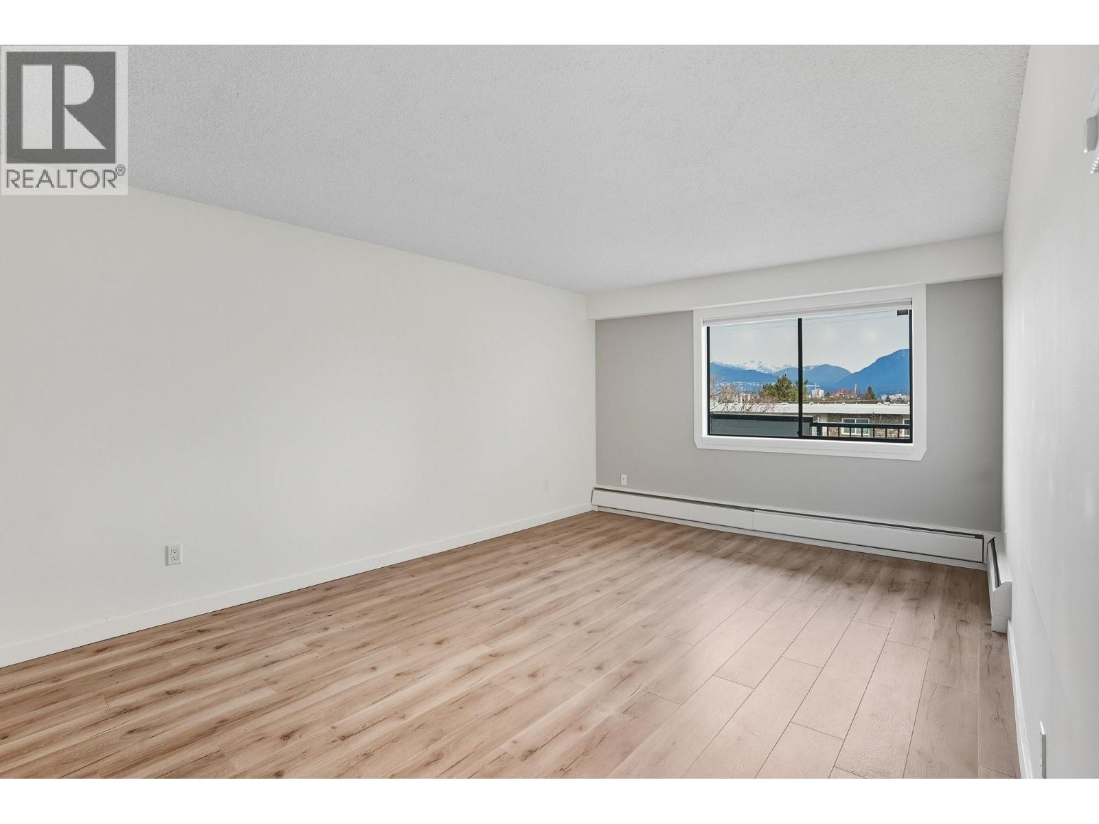 329 710 E 6th Avenue, Vancouver, British Columbia  V5T 1L5 - Photo 2 - R3116438