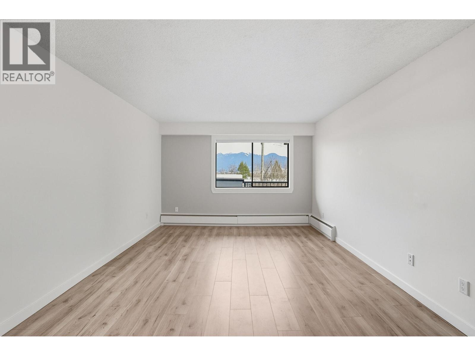 329 710 E 6th Avenue, Vancouver, British Columbia  V5T 1L5 - Photo 3 - R3116438