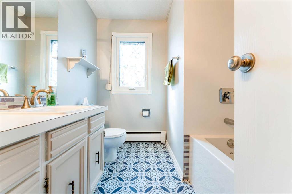 5306 57 Avenue, Olds, Alberta  T4H 1J3 - Photo 21 - A2305564