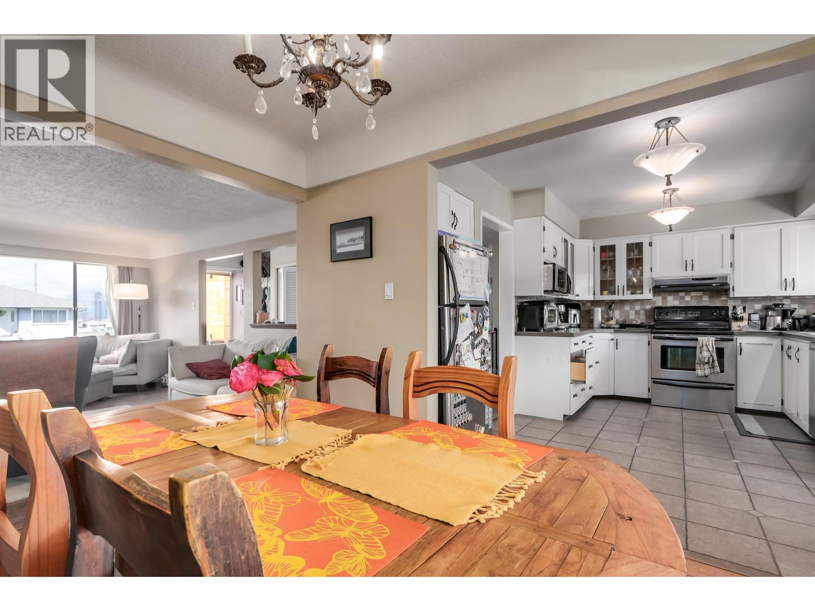 3712 Fir Street, Burnaby, British Columbia  V5G 2A5 - Photo 6 - R3116384