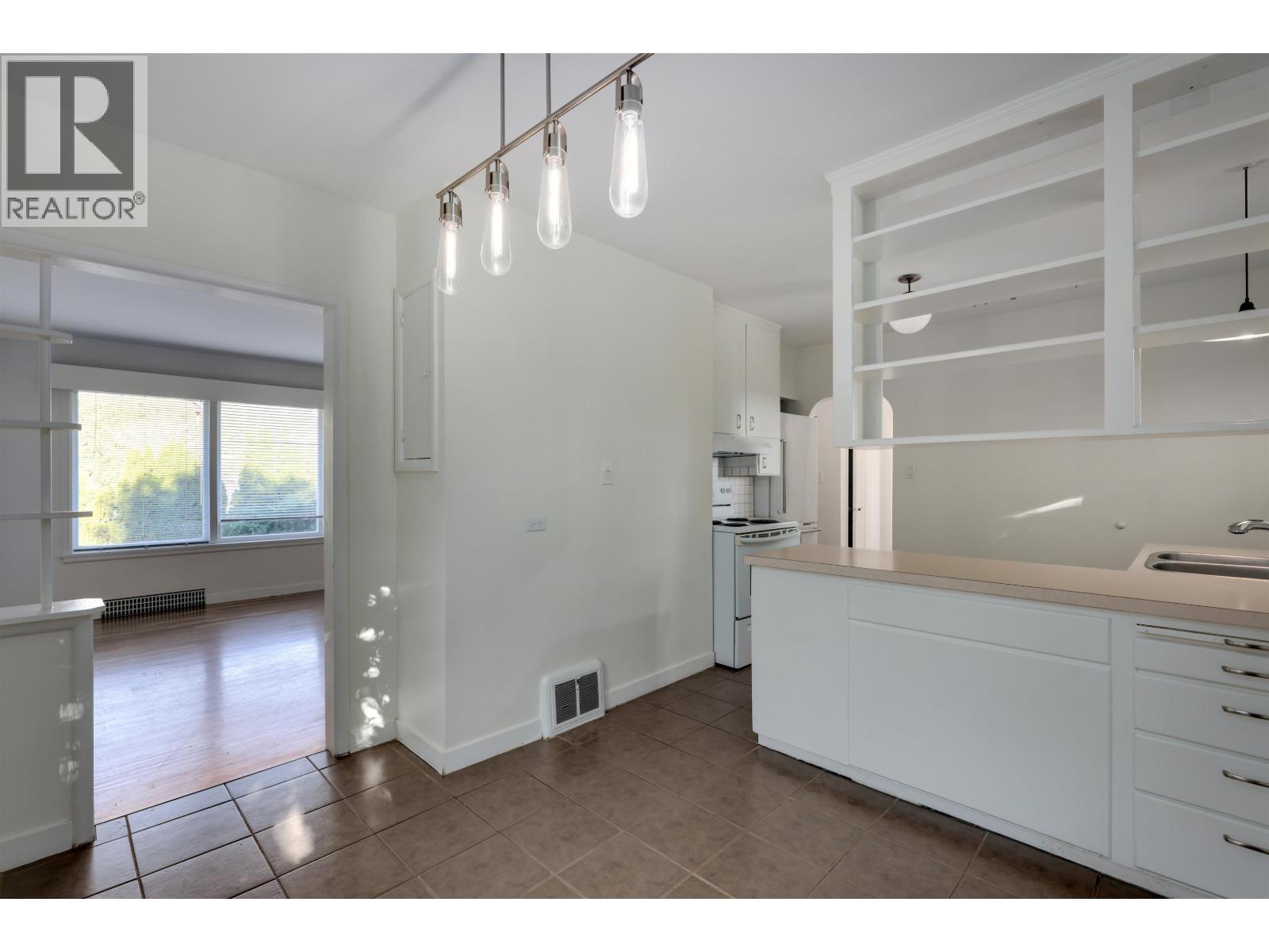 509 E Keith Road, North Vancouver, British Columbia  V7L 1W3 - Photo 11 - R3116402