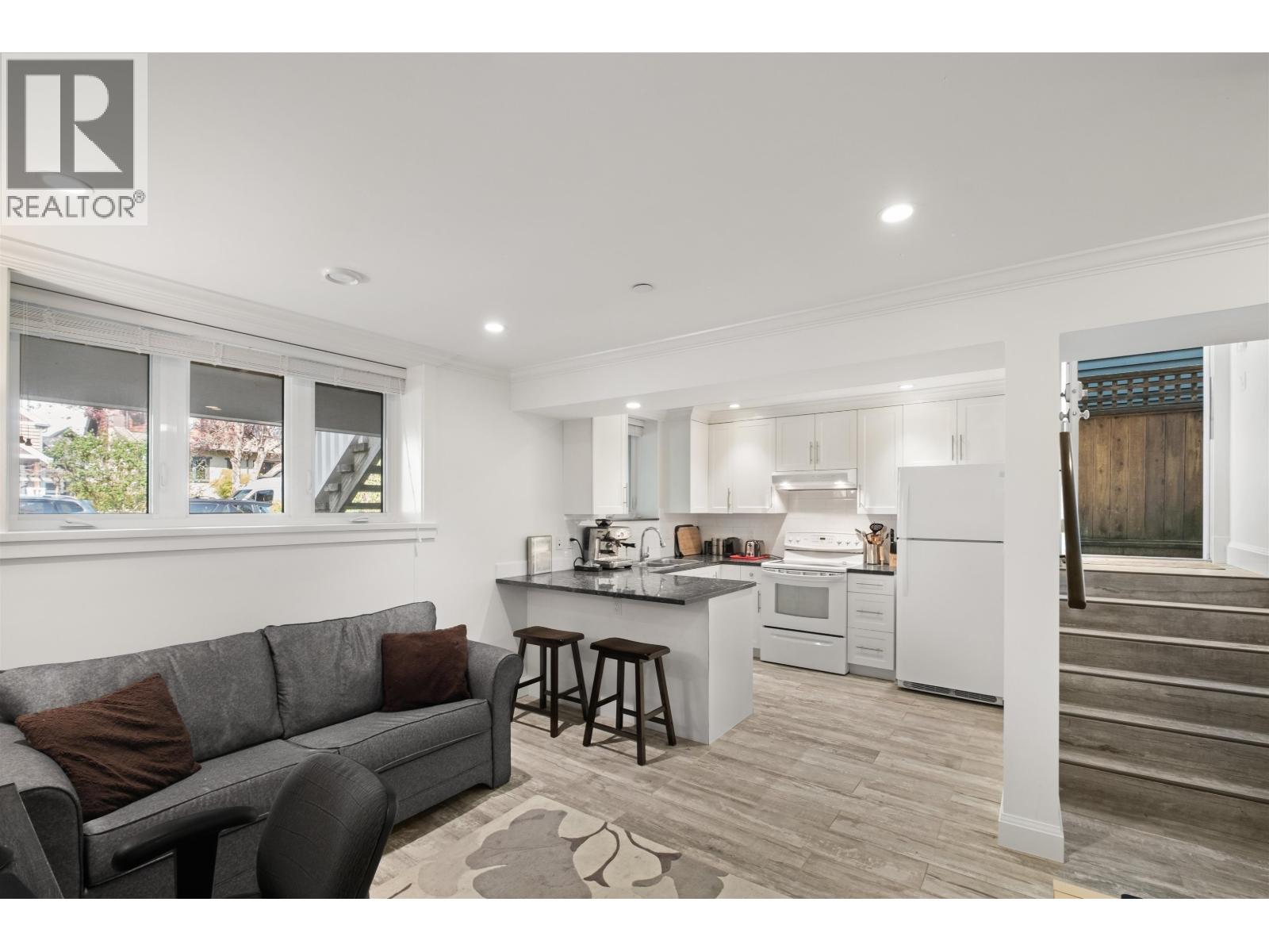 1008 E 14th Avenue, Vancouver, British Columbia  V5T 2N9 - Photo 36 - R3116412