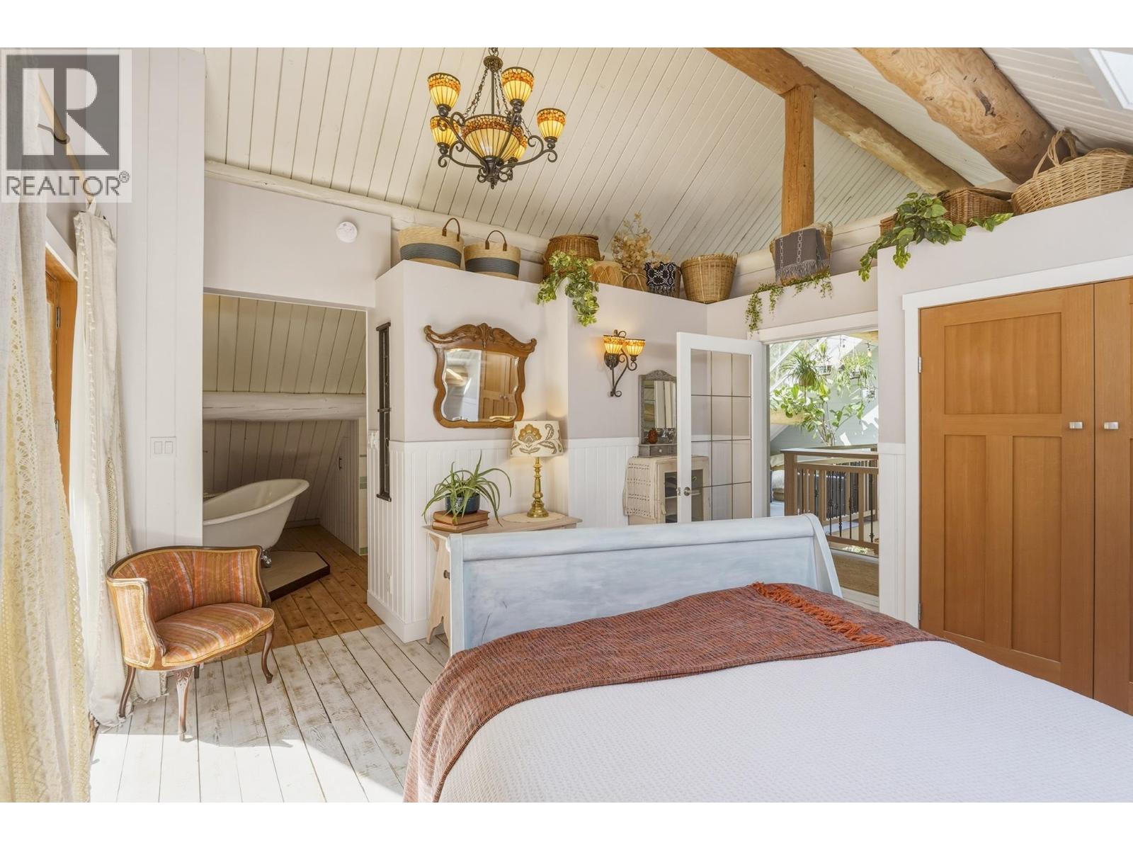 1253 Adams Road, Bowen Island, British Columbia  V0N 1G2 - Photo 15 - R3116421