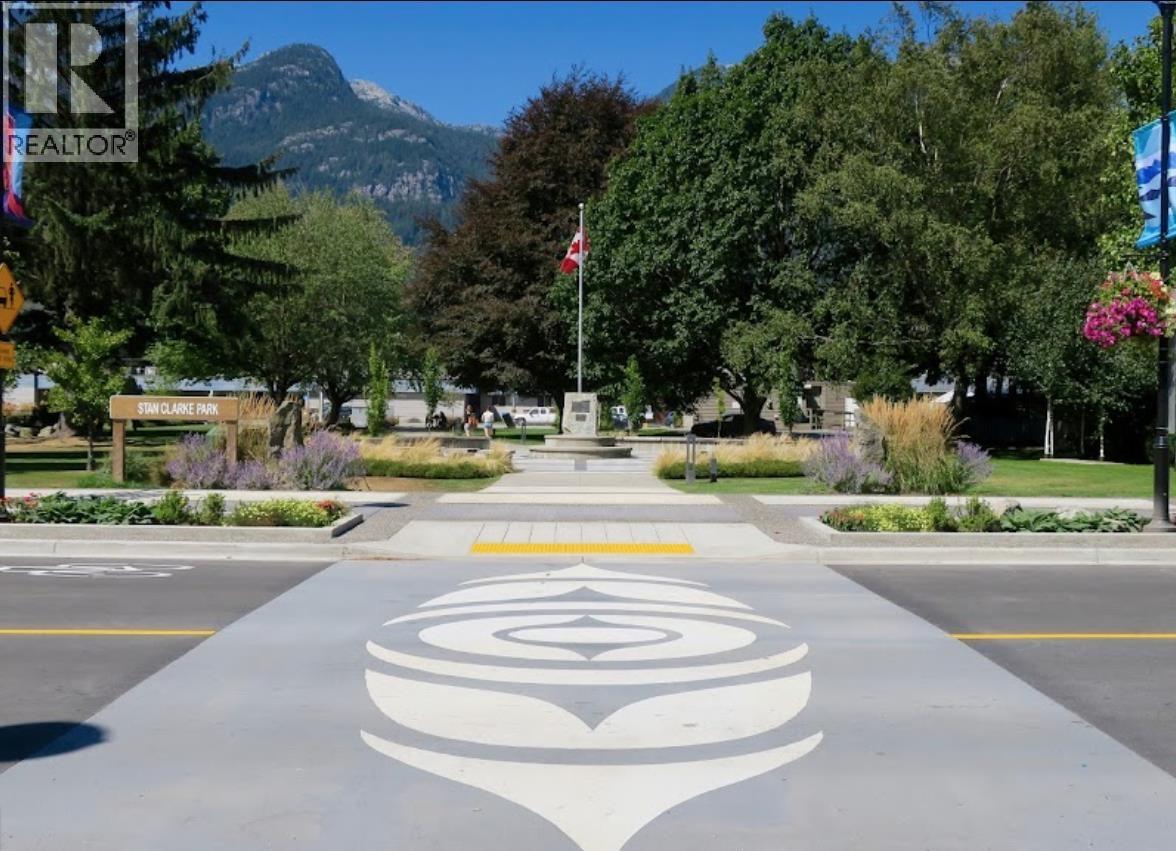 37972 Second Avenue, Squamish, British Columbia  V0N 3G0 - Photo 2 - C8078267