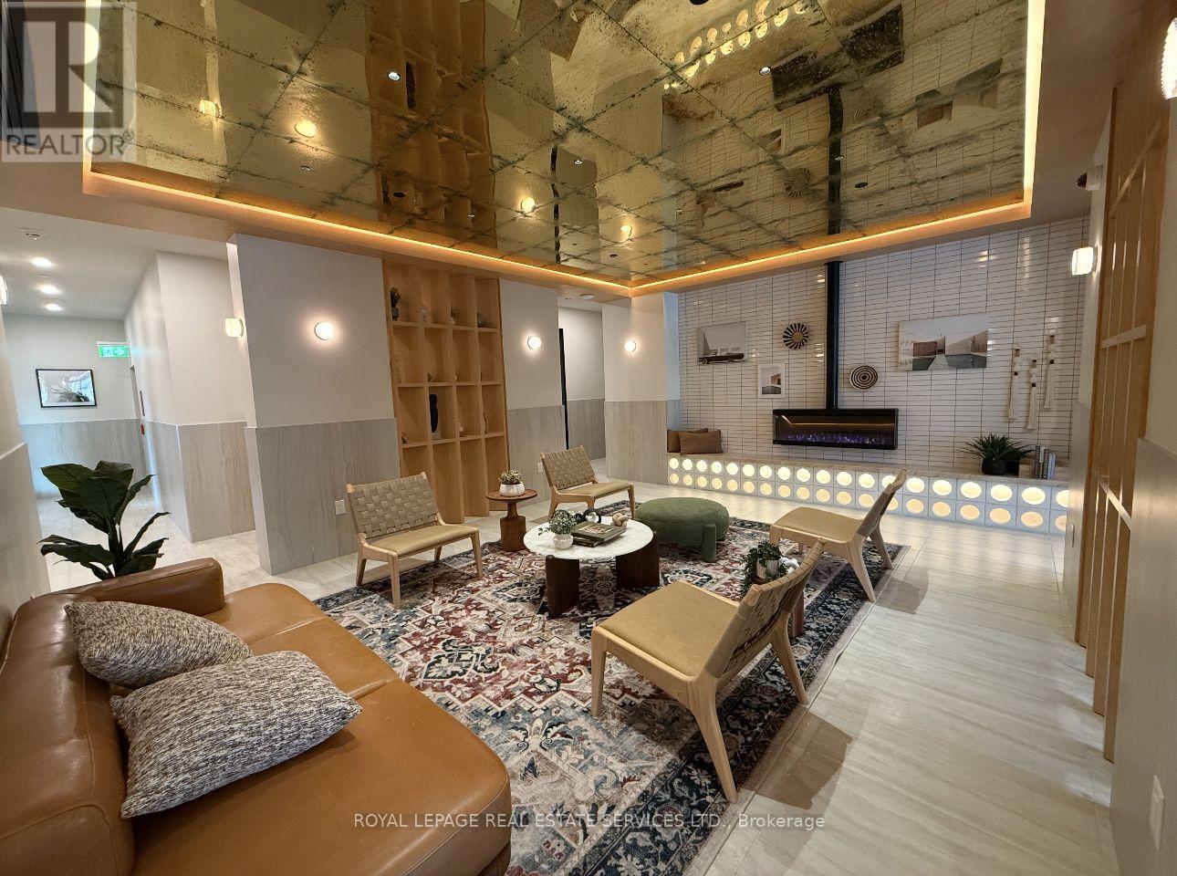 704 - 1660 Bloor Street W, Toronto, Ontario  M6P 0C6 - Photo 2 - W13037986