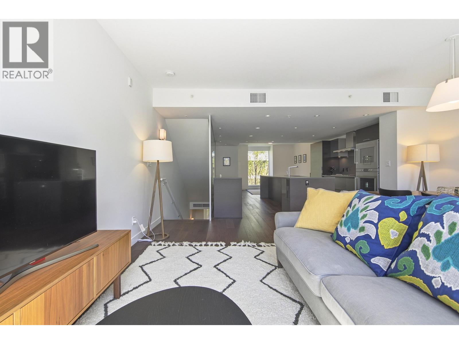 302 1516 Atlas Lane, Vancouver, British Columbia  V6P 0E1 - Photo 3 - R3116381