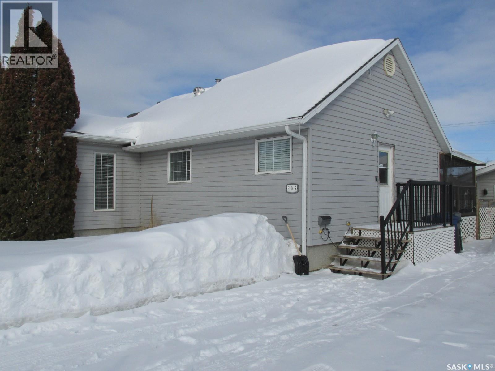 205 6th STREET N, Nipawin, Saskatchewan