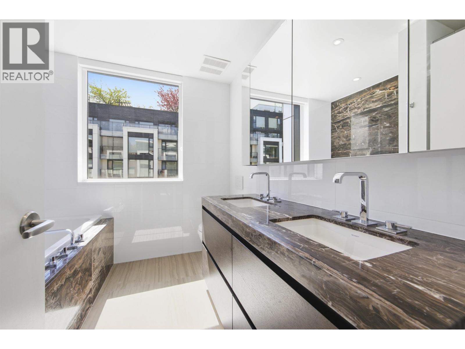 302 1516 Atlas Lane, Vancouver, British Columbia  V6P 0E1 - Photo 13 - R3116381