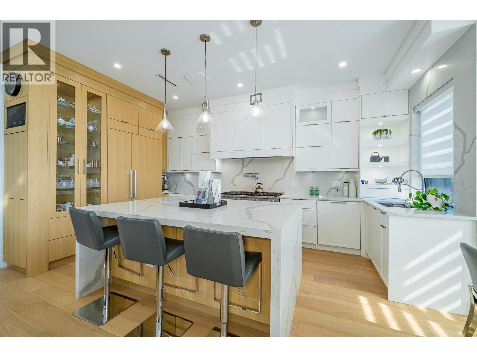 4836 Watling Street, Burnaby, British Columbia  V5J 1W5 - Photo 11 - R3116394