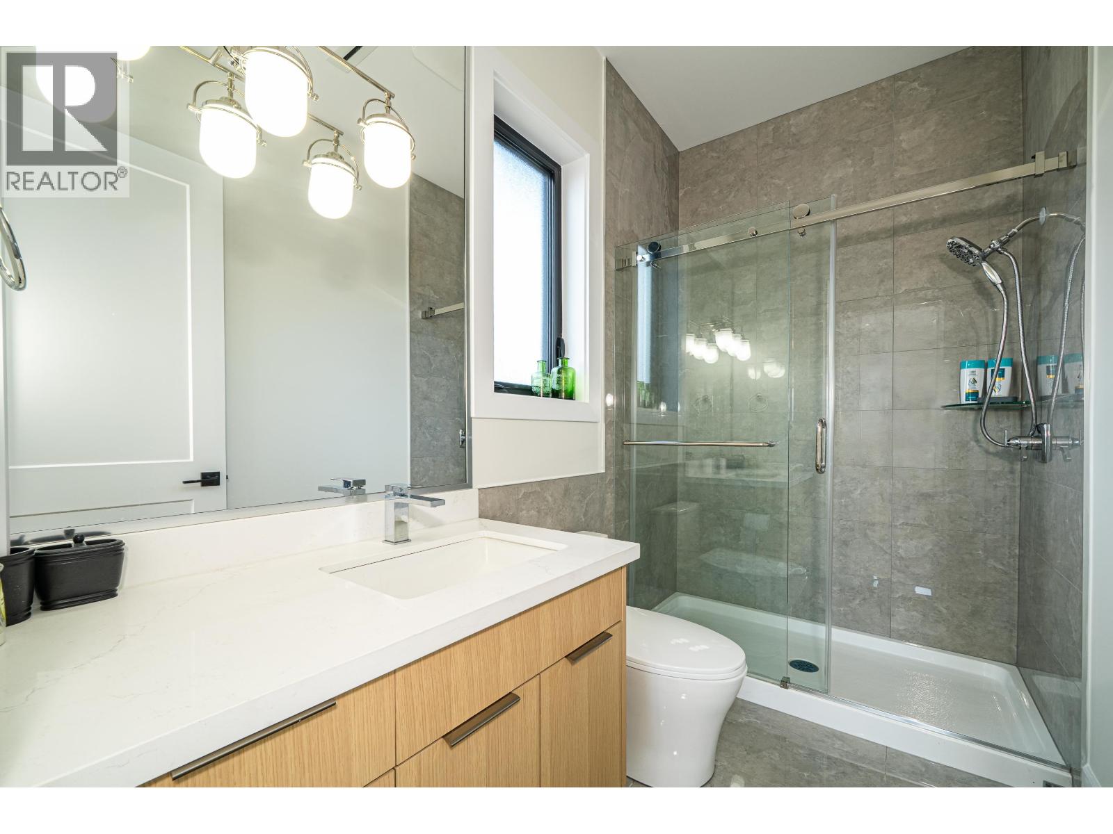 4836 Watling Street, Burnaby, British Columbia  V5J 1W5 - Photo 34 - R3116394