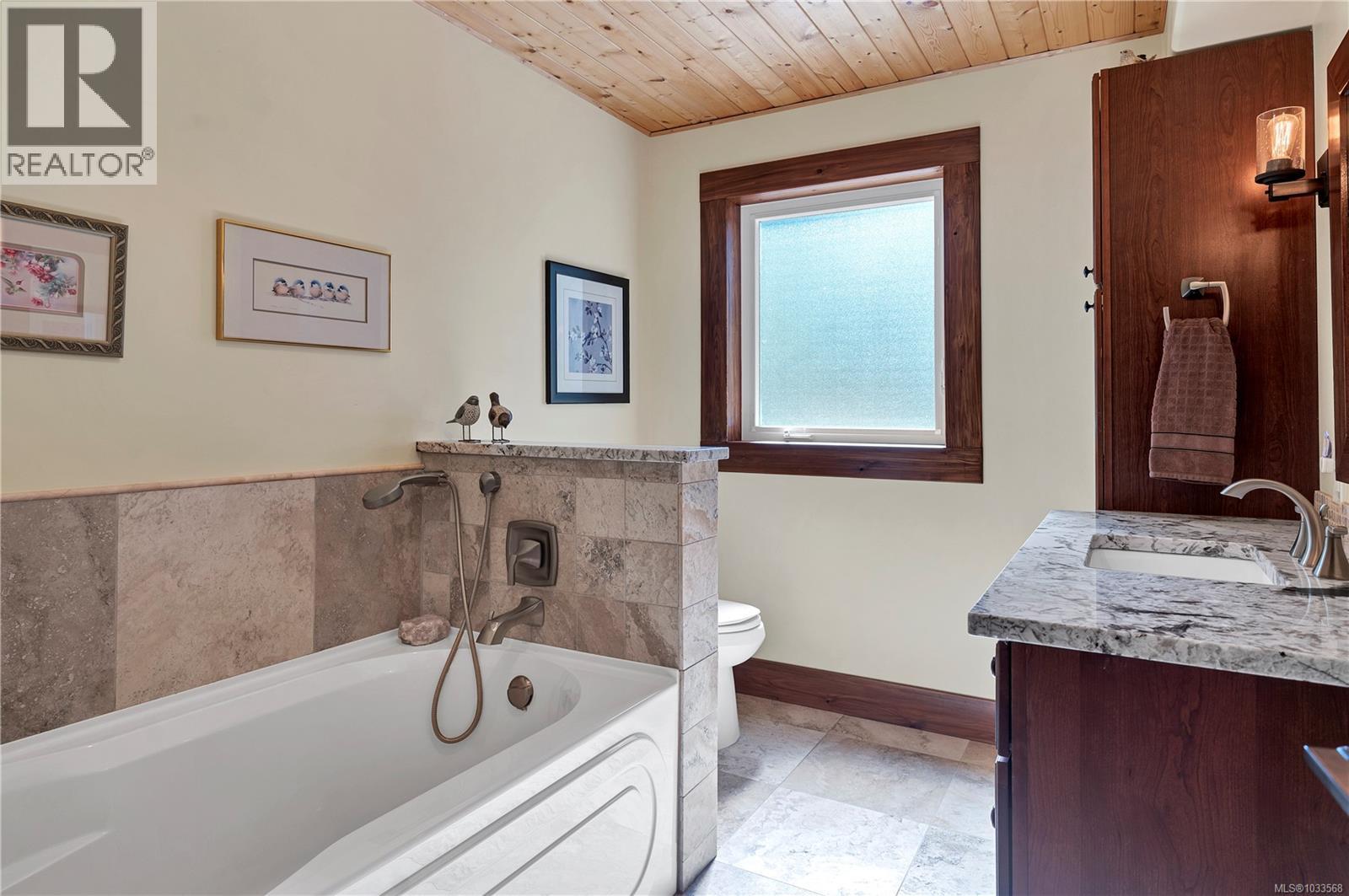 1676 Kanish View Dr, Quadra Island, British Columbia  V0P 1H0 - Photo 14 - 1033568