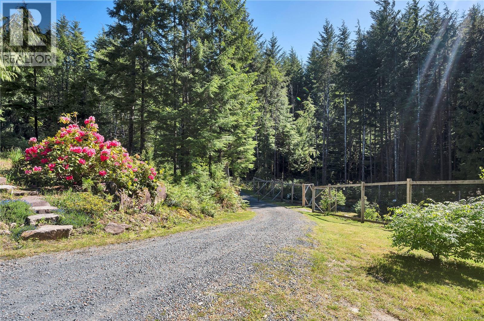 1676 Kanish View Dr, Quadra Island, British Columbia  V0P 1H0 - Photo 5 - 1033568