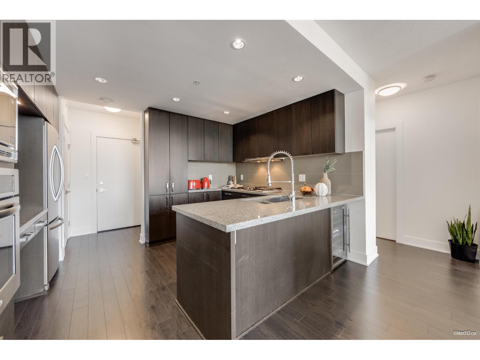 1901 1155 The High Street, Coquitlam, British Columbia  V3B 7W4 - Photo 3 - R3116173