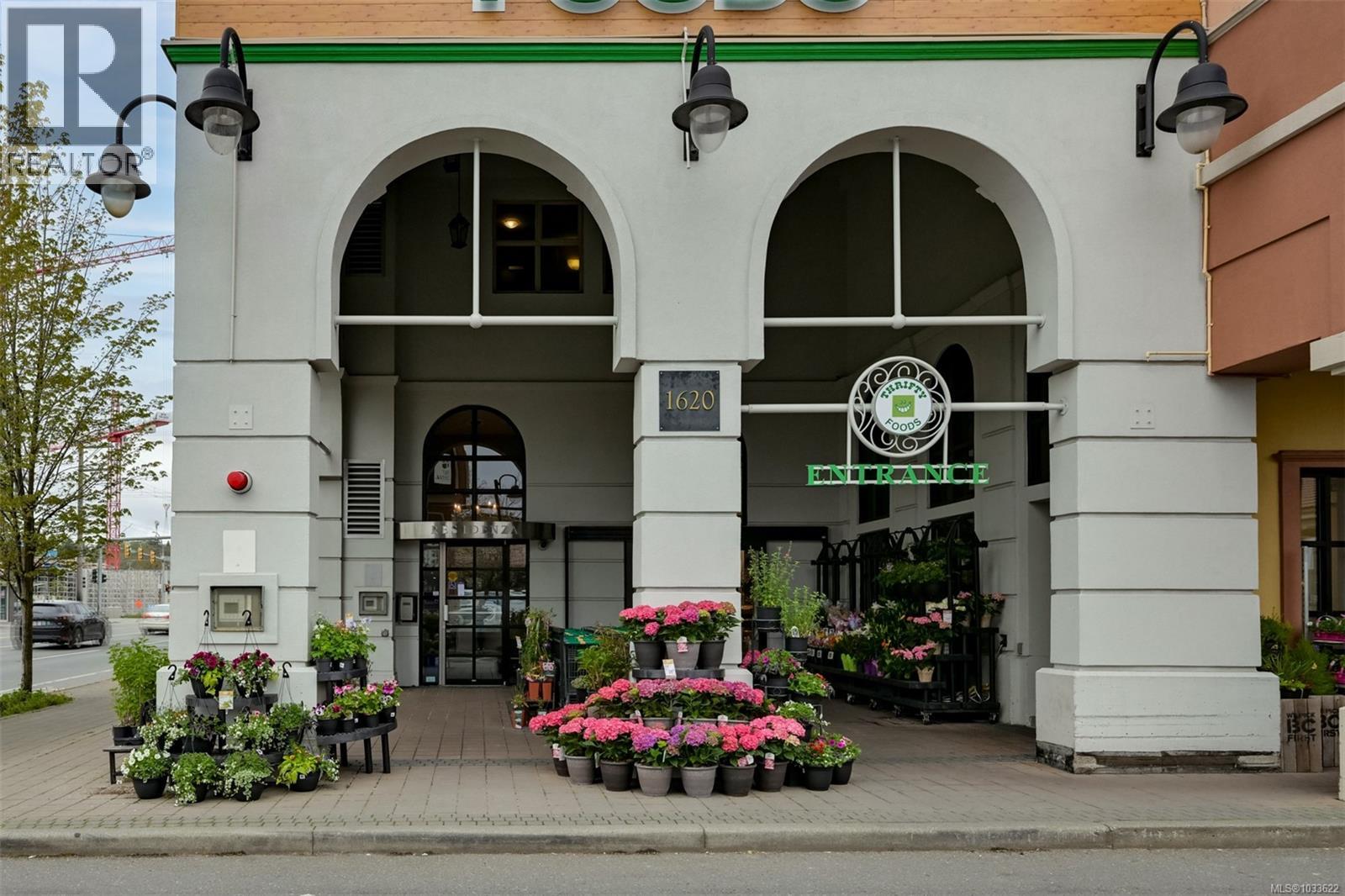 204 1620 McKenzie Ave, Saanich, British Columbia