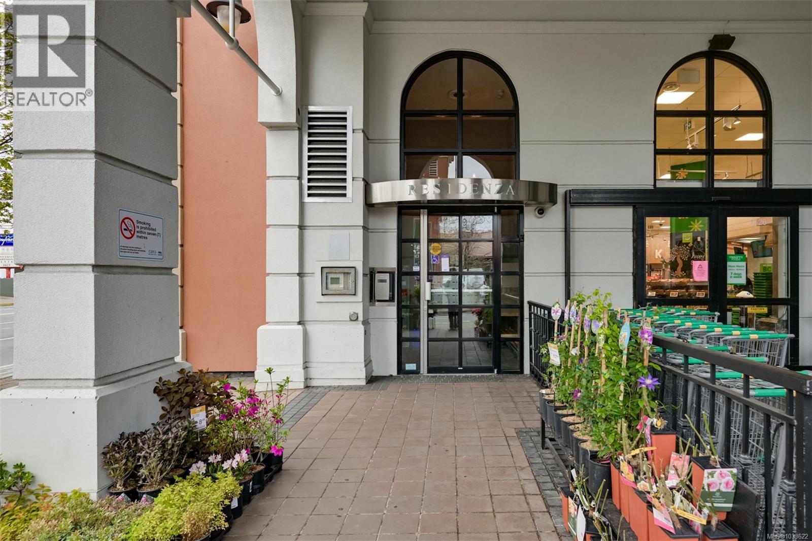 204 1620 Mckenzie Ave, Saanich, British Columbia  V8N 0A1 - Photo 2 - 1033622