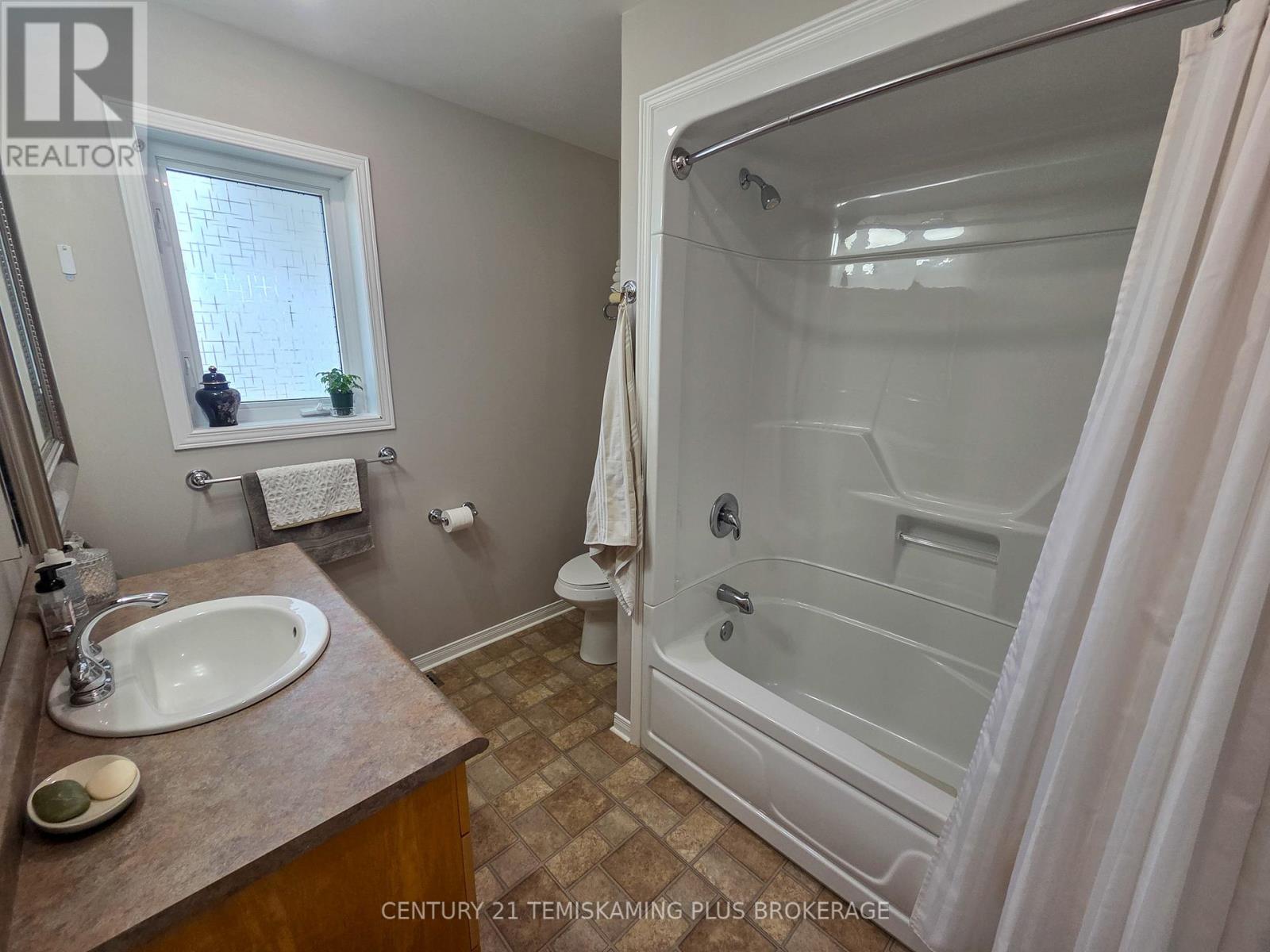 427324 Chamberlain 3 Road, Englehart, Ontario  P0J 1H0 - Photo 18 - T13050630