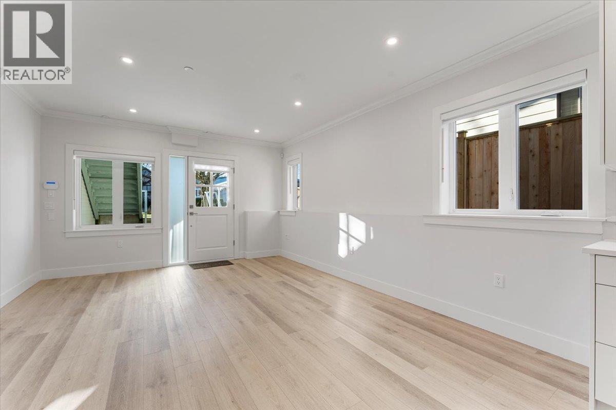 2229 W 16th Avenue, Vancouver, British Columbia  V6K 3B4 - Photo 9 - R3116382