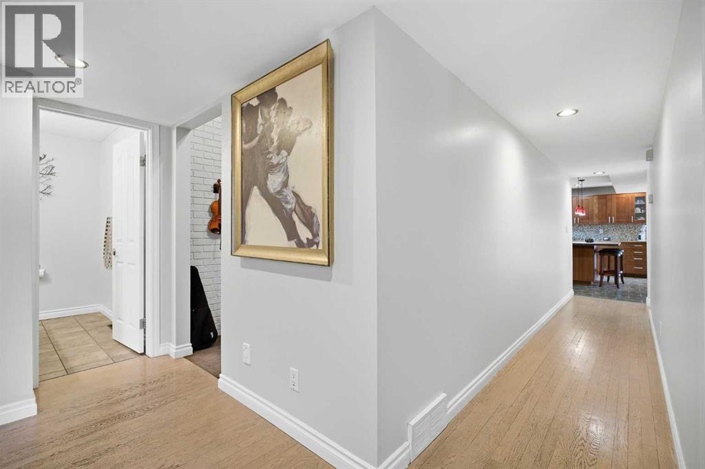 2608 Deer Side Drive Se, Calgary, Alberta  t2j 6a3 - Photo 3 - A2302759