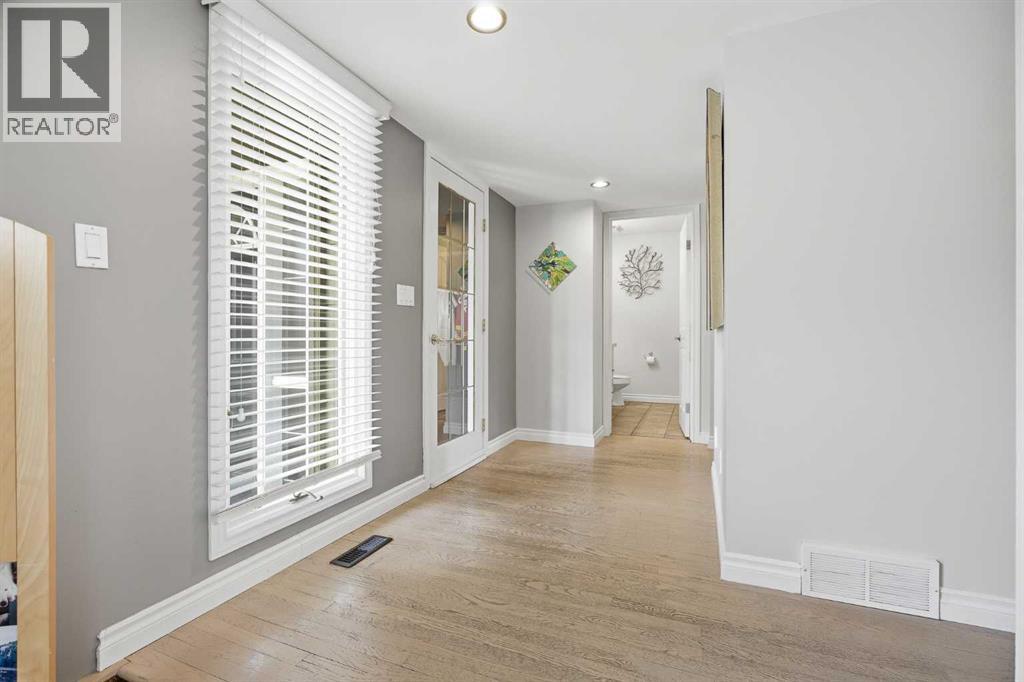 2608 Deer Side Drive Se, Calgary, Alberta  t2j 6a3 - Photo 4 - A2302759