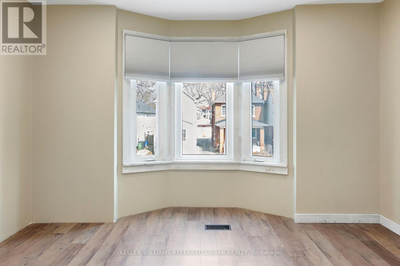 8 Woodlee Road, Toronto, Ontario  M4E 2R1 - Photo 16 - E13050642