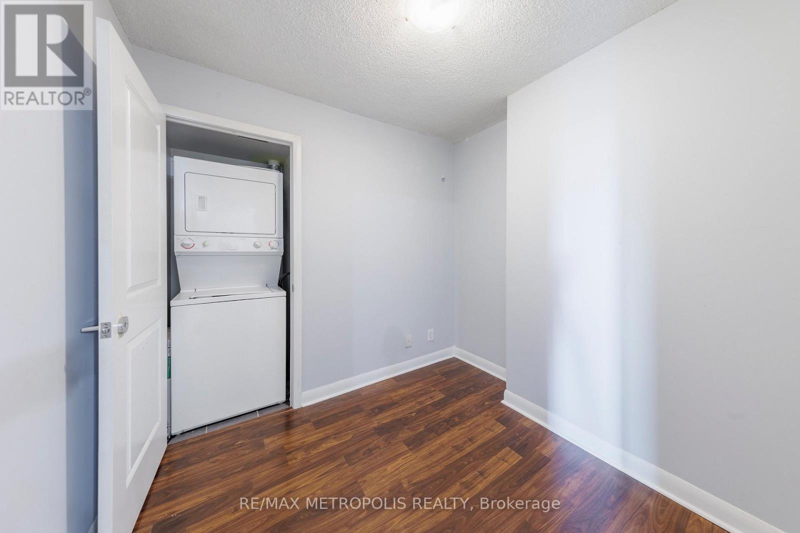 1909 - 25 Town Centre Court, Toronto, Ontario  M1P 0B4 - Photo 3 - E13050654