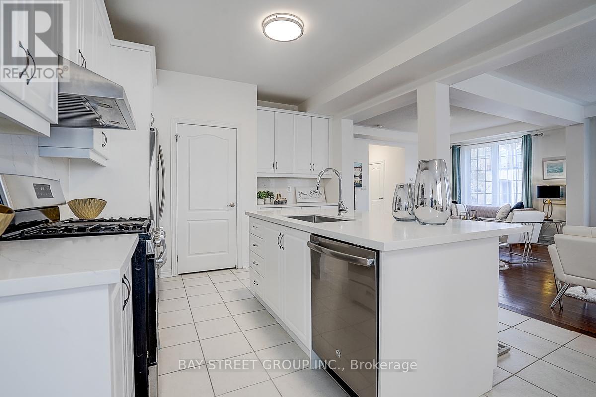 713 Dillman Avenue, Newmarket, Ontario  L3X 0J8 - Photo 11 - N13050612