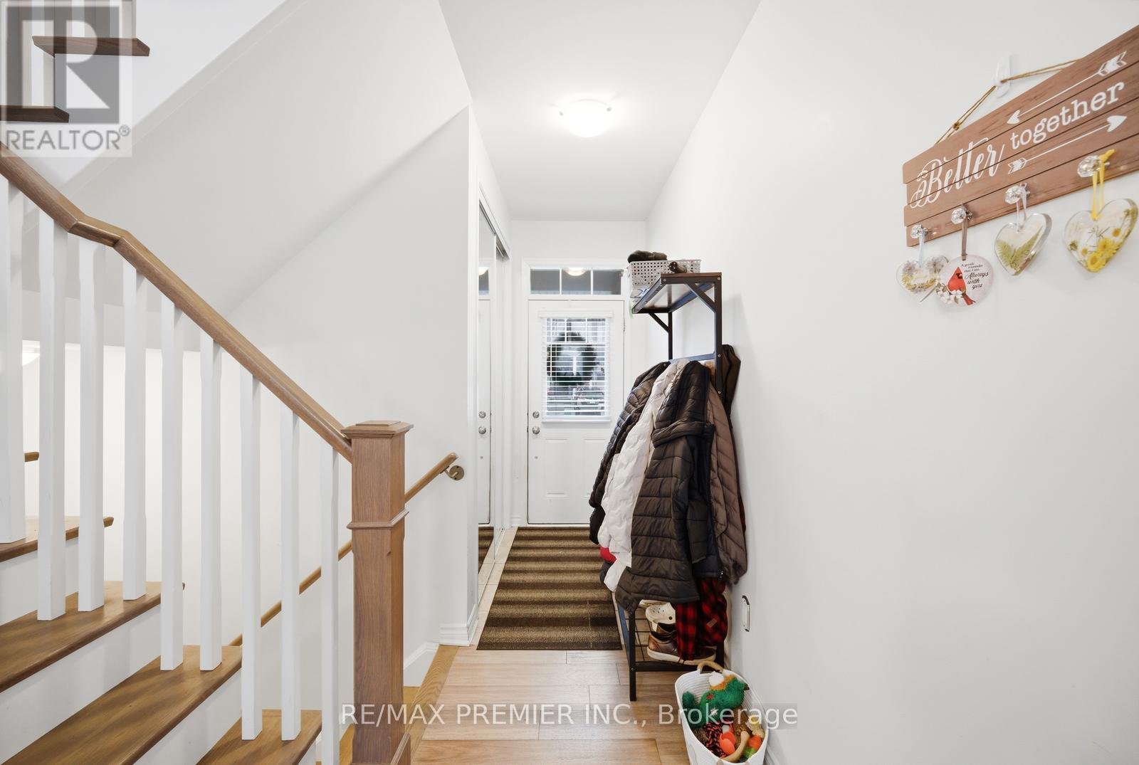 931 Penson Crescent, Milton, Ontario  L9T 8Z7 - Photo 3 - W13050620