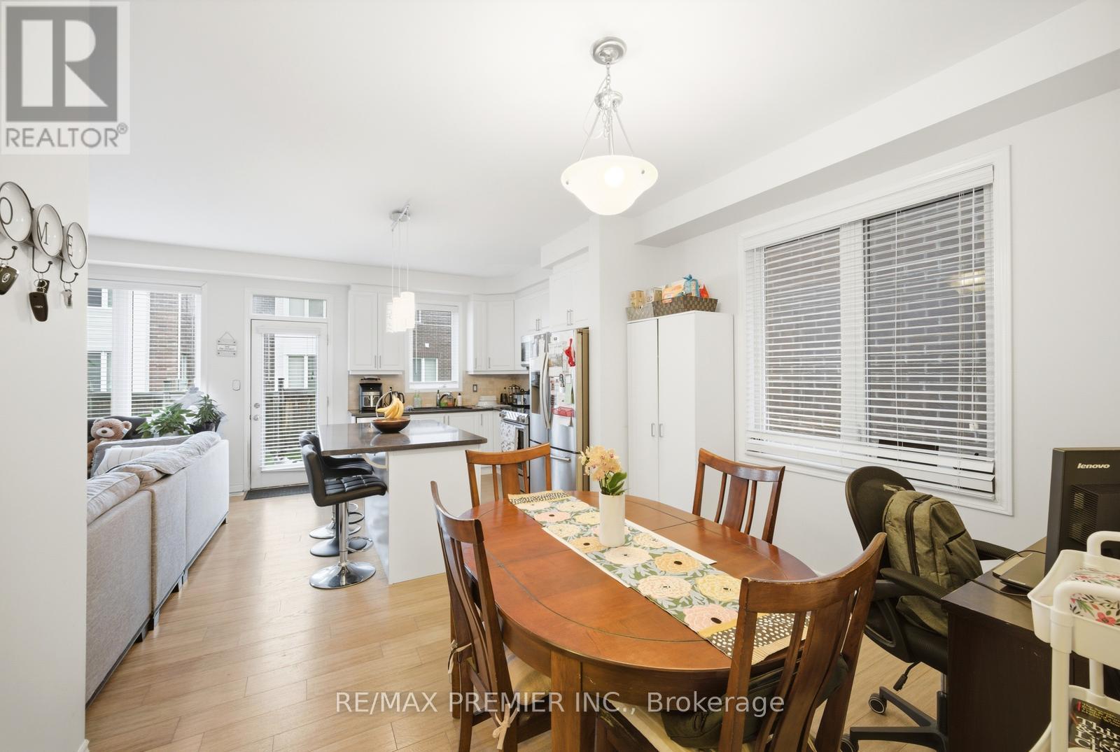 931 Penson Crescent, Milton, Ontario  L9T 8Z7 - Photo 5 - W13050620